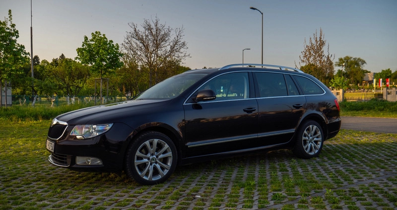 Skoda Superb cena 29900 przebieg: 280000, rok produkcji 2010 z Opole małe 254